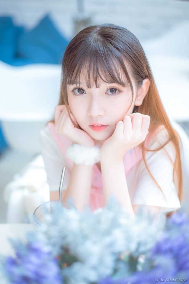 与此同时，已经回到荥阳的曹操，收到了刘备传来的消息，刘备要退兵了。